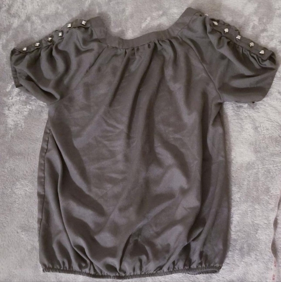 Women's size small. Metallic gray 100%polyester shirt sleeve lightweight blouse - Picture 1 of 4